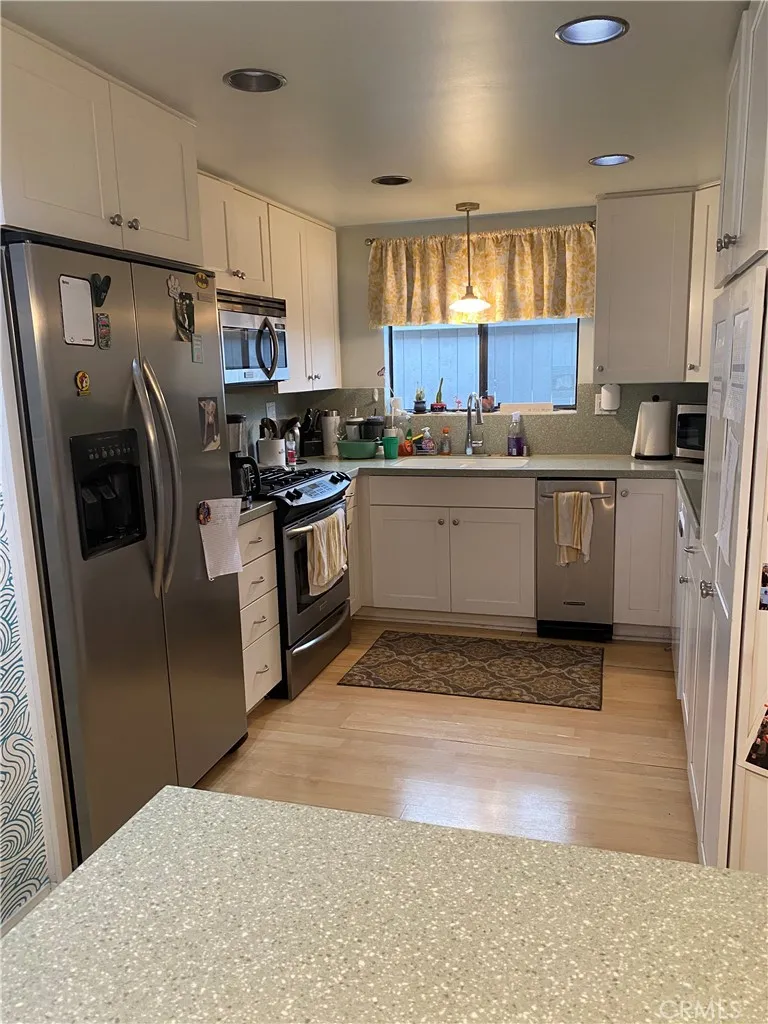 1204 Elm Ave Manhattan Beach, CA 90266