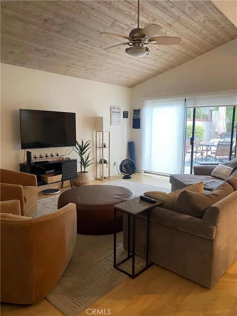 1204 Elm Ave Manhattan Beach, CA 90266
