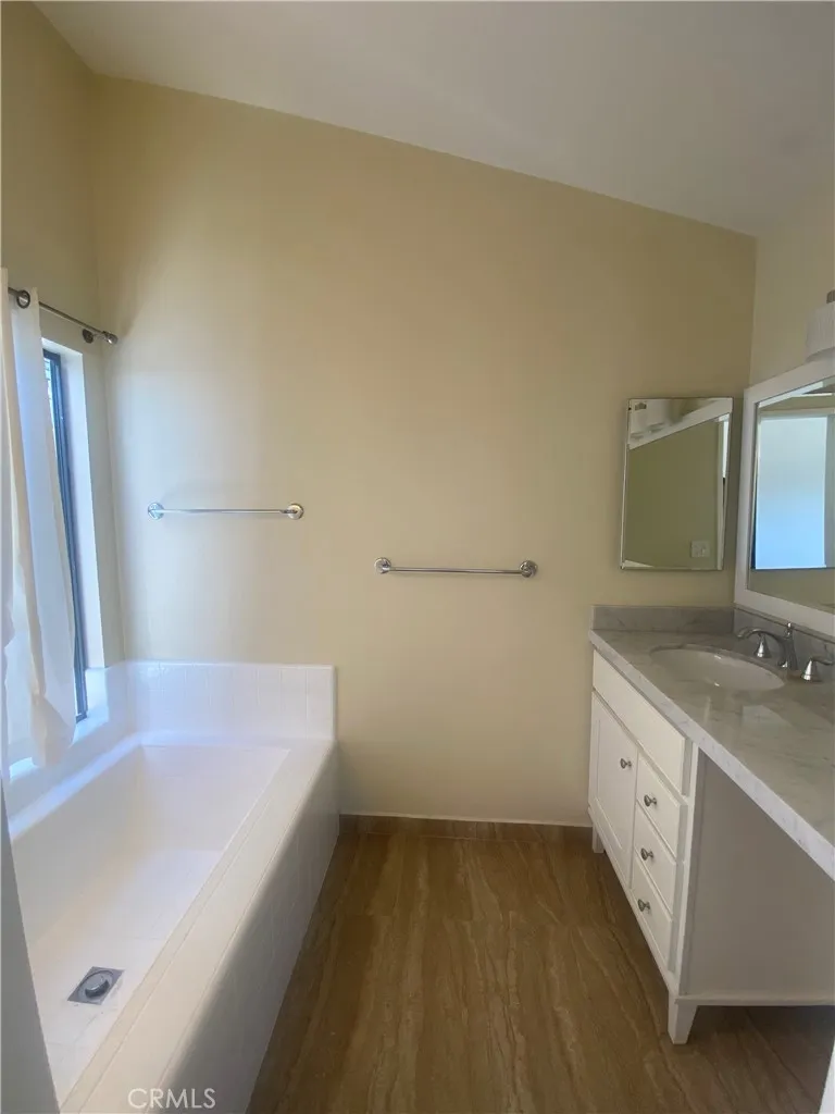 1204 Elm Ave Manhattan Beach, CA 90266