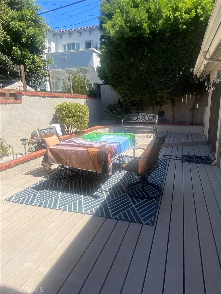 1204 Elm Ave Manhattan Beach, CA 90266