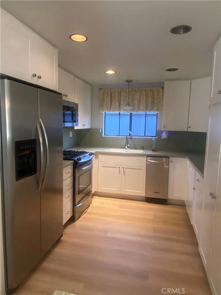 1204 Elm Ave Manhattan Beach, CA 90266