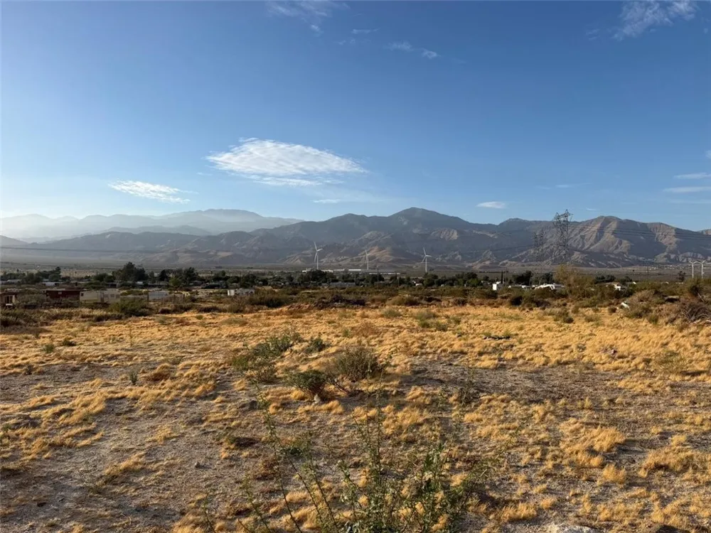 52132 Hattie Avenue Cabazon, CA 92230