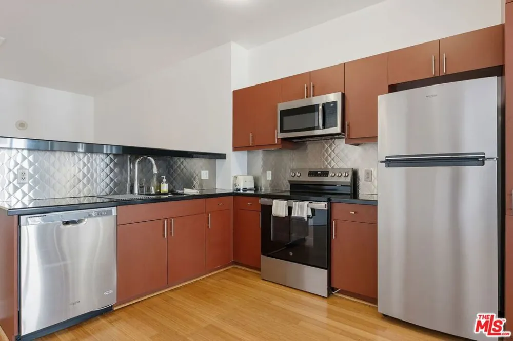 3810 Wilshire Boulevard #602 Los Angeles, CA 90010