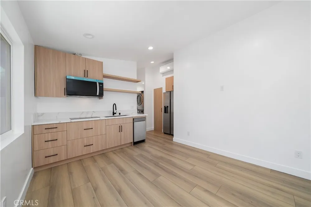 22930 Leadwell Street West Hills, CA 91307