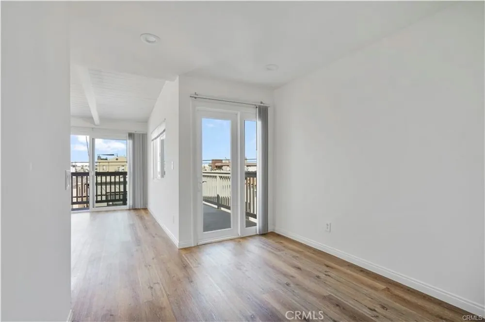 334 Palm Drive Hermosa Beach, CA 90254