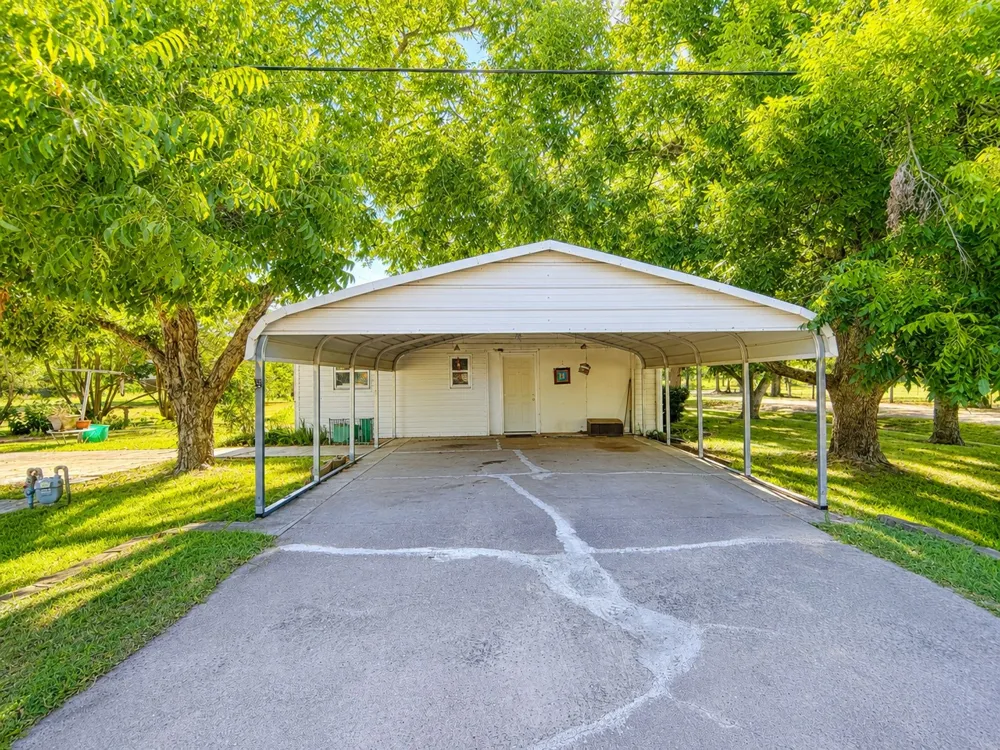 310 SW 7th Street Kerens, TX 75144