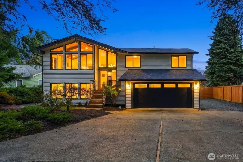 9110 122nd Place SE Newcastle, WA 98056