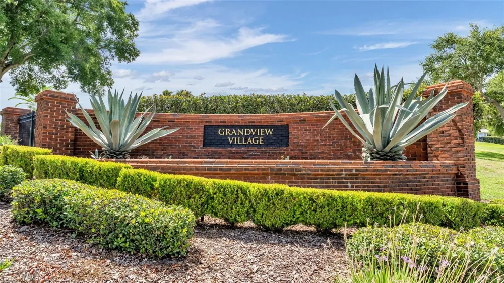5701 CRESTVIEW DRIVE Lady Lake, FL 32159