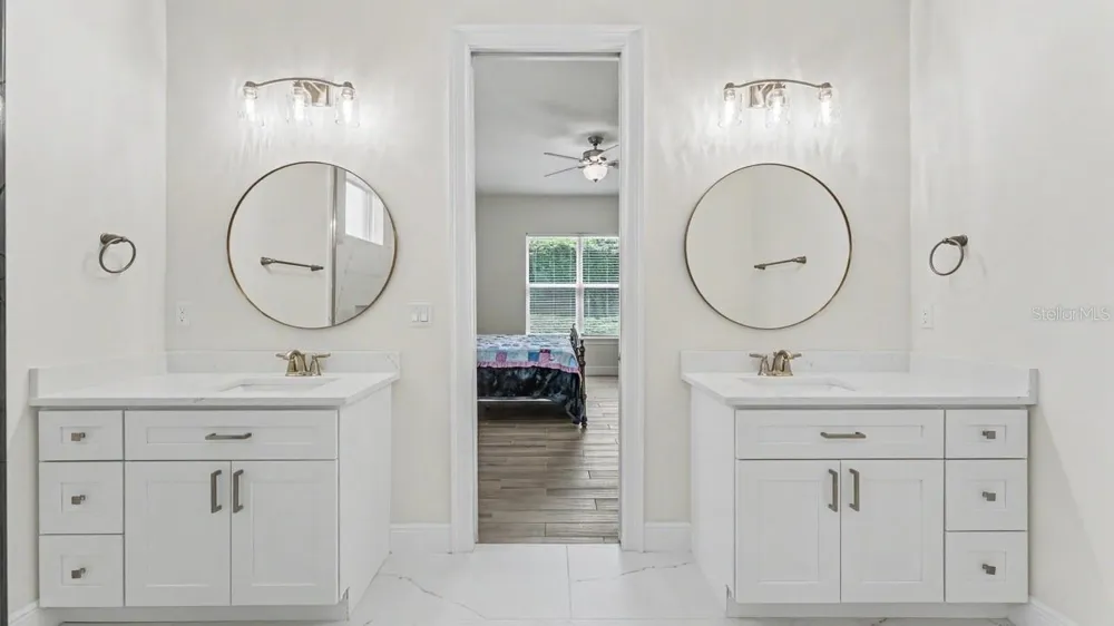 5701 CRESTVIEW DRIVE Lady Lake, FL 32159