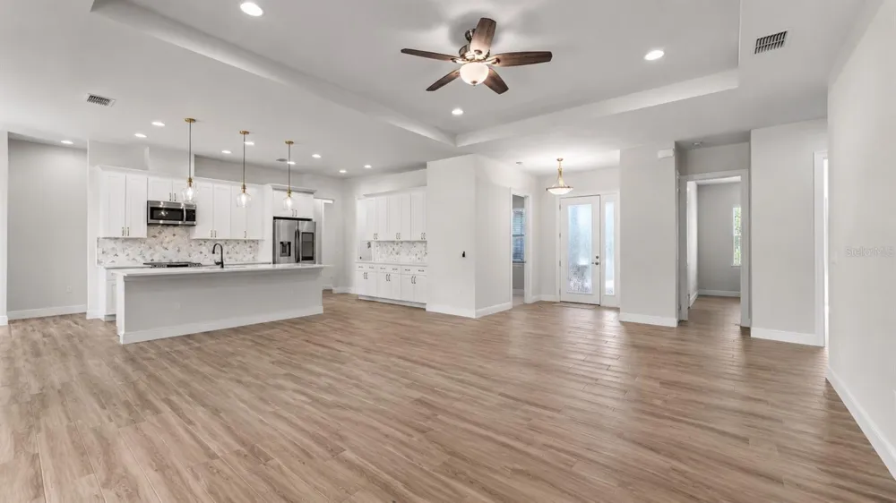 5701 CRESTVIEW DRIVE Lady Lake, FL 32159