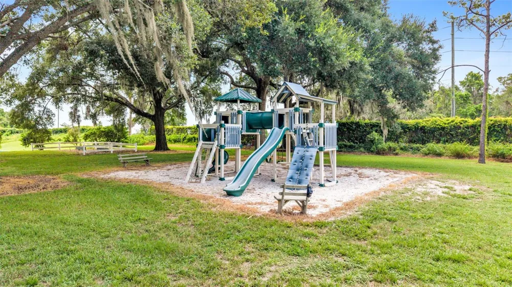 5701 CRESTVIEW DRIVE Lady Lake, FL 32159