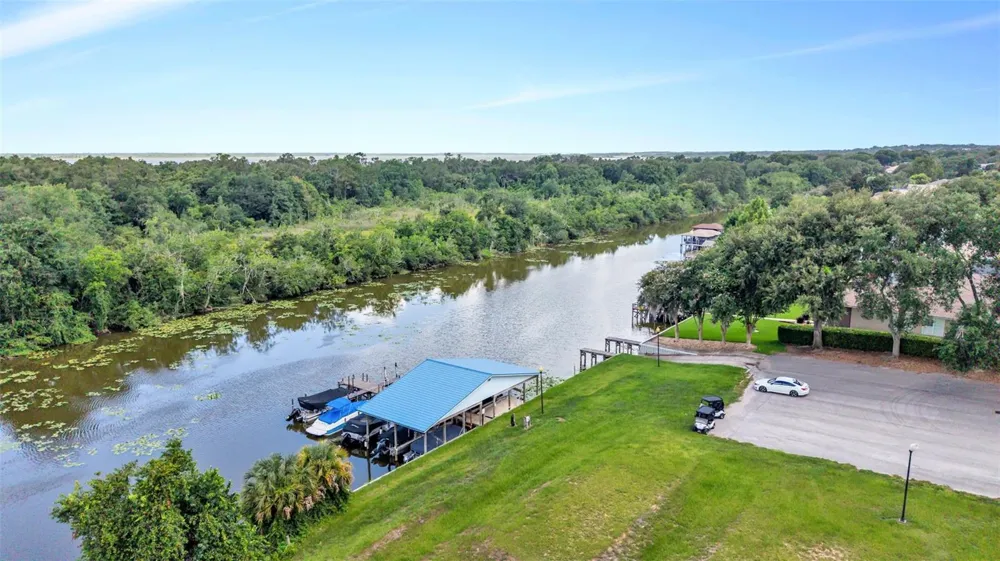 5701 CRESTVIEW DRIVE Lady Lake, FL 32159