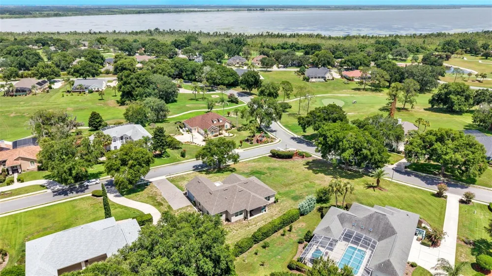 5701 CRESTVIEW DRIVE Lady Lake, FL 32159