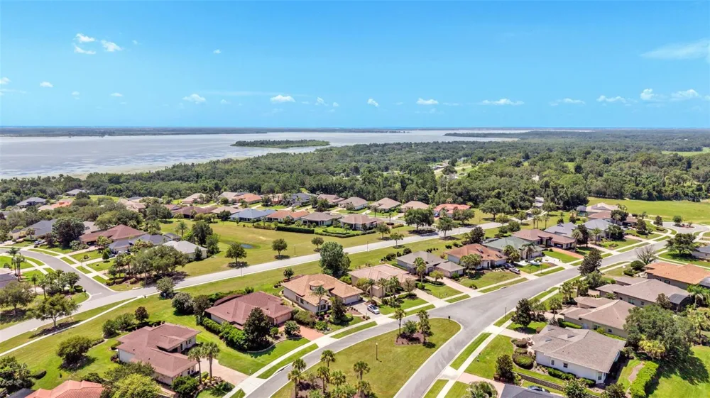 5701 CRESTVIEW DRIVE Lady Lake, FL 32159