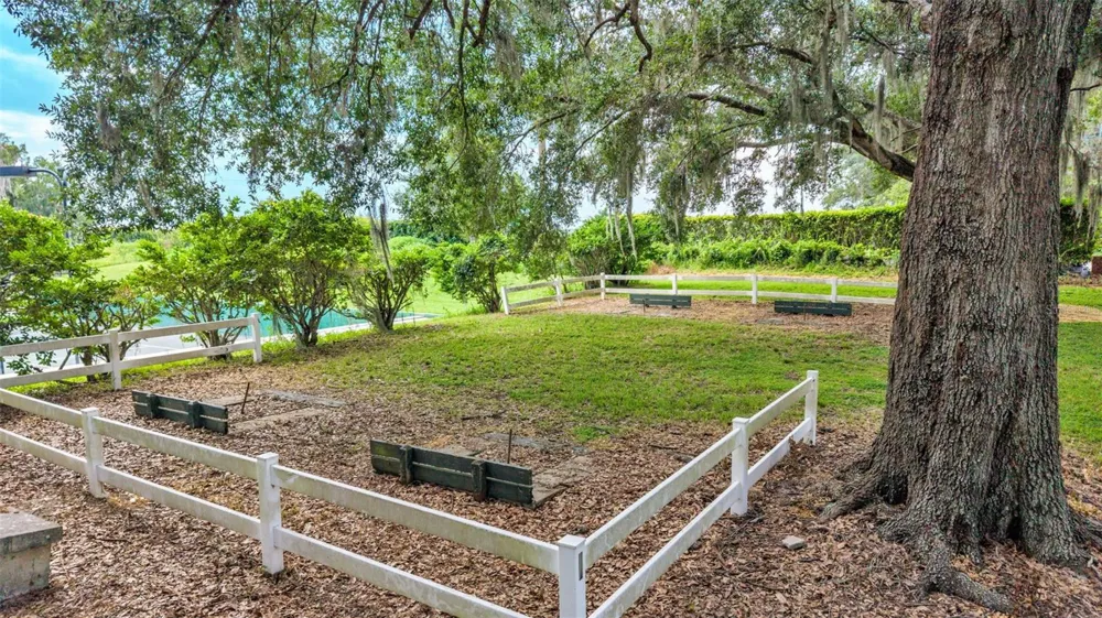 5701 CRESTVIEW DRIVE Lady Lake, FL 32159