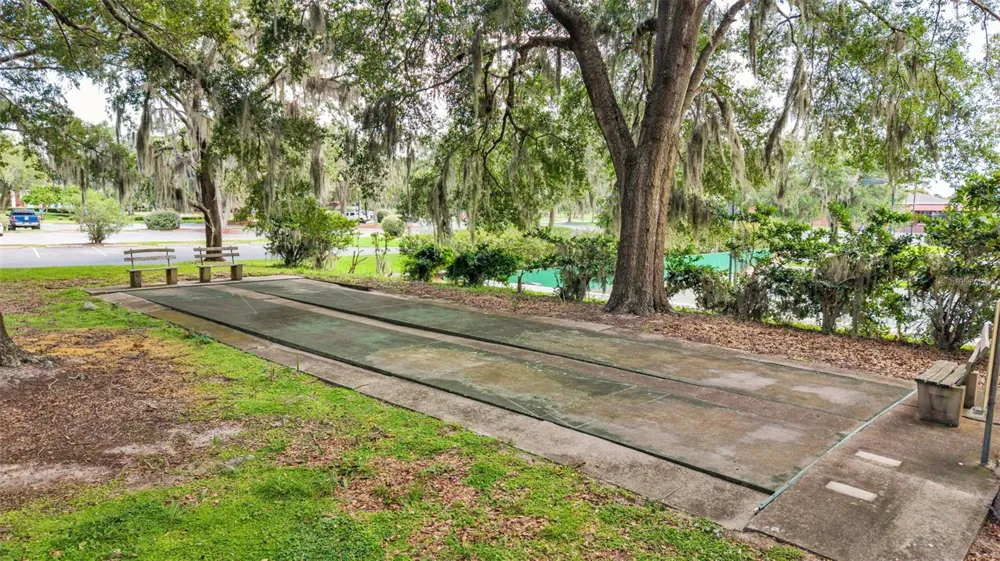 5701 CRESTVIEW DRIVE Lady Lake, FL 32159