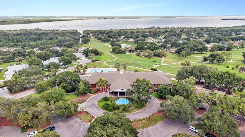 5701 CRESTVIEW DRIVE Lady Lake, FL 32159