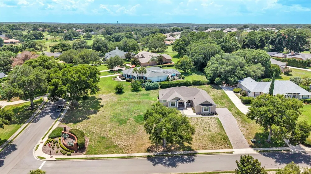5701 CRESTVIEW DRIVE Lady Lake, FL 32159