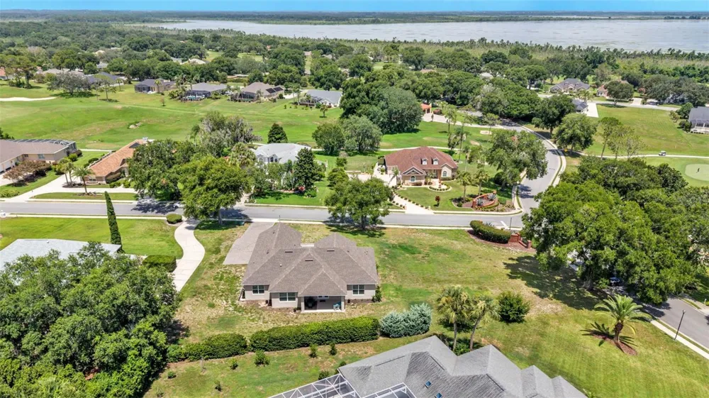 5701 CRESTVIEW DRIVE Lady Lake, FL 32159