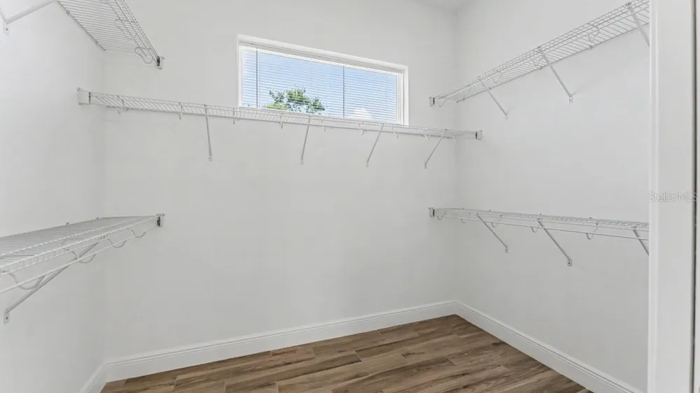 5701 CRESTVIEW DRIVE Lady Lake, FL 32159
