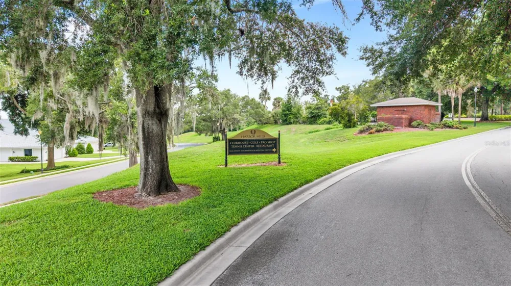 5701 CRESTVIEW DRIVE Lady Lake, FL 32159