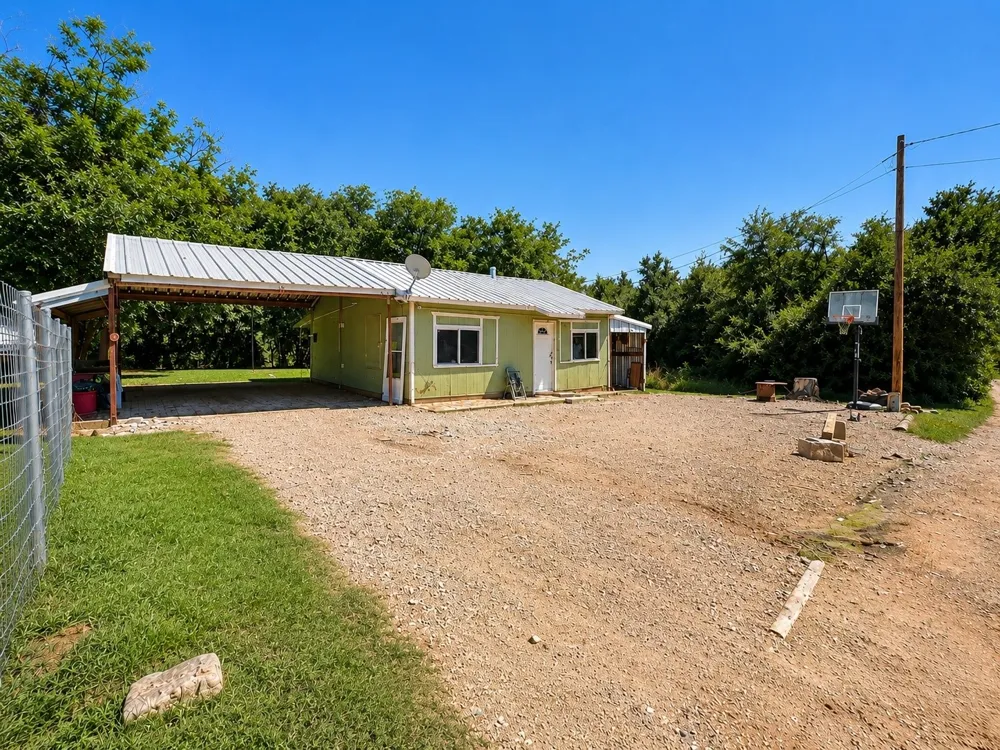 112 Shobert Drive Whitney, TX 76692