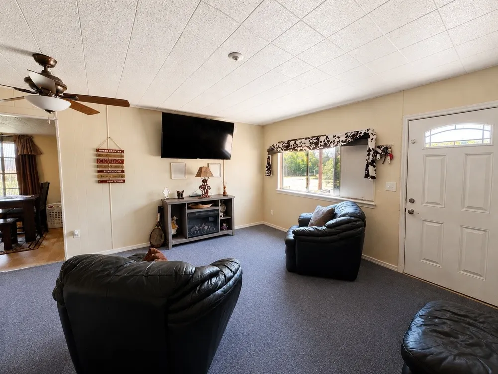 112 Shobert Drive Whitney, TX 76692