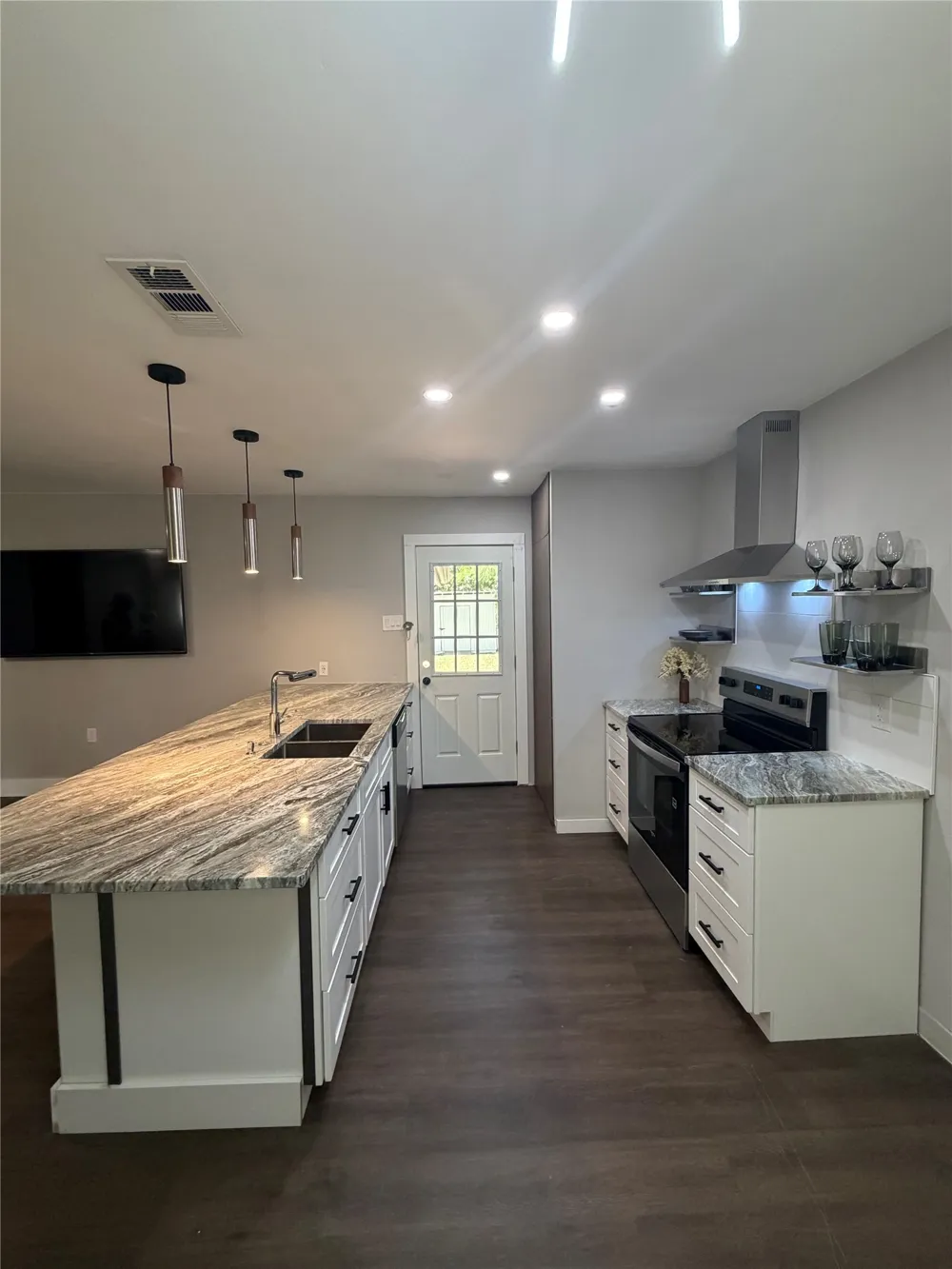 231 Elm Street Hurst, TX 76053