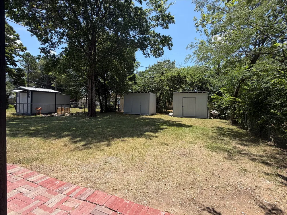 231 Elm Street Hurst, TX 76053