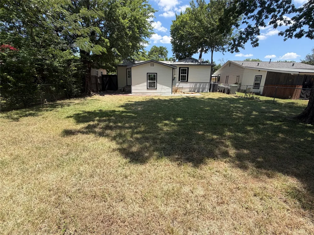 231 Elm Street Hurst, TX 76053