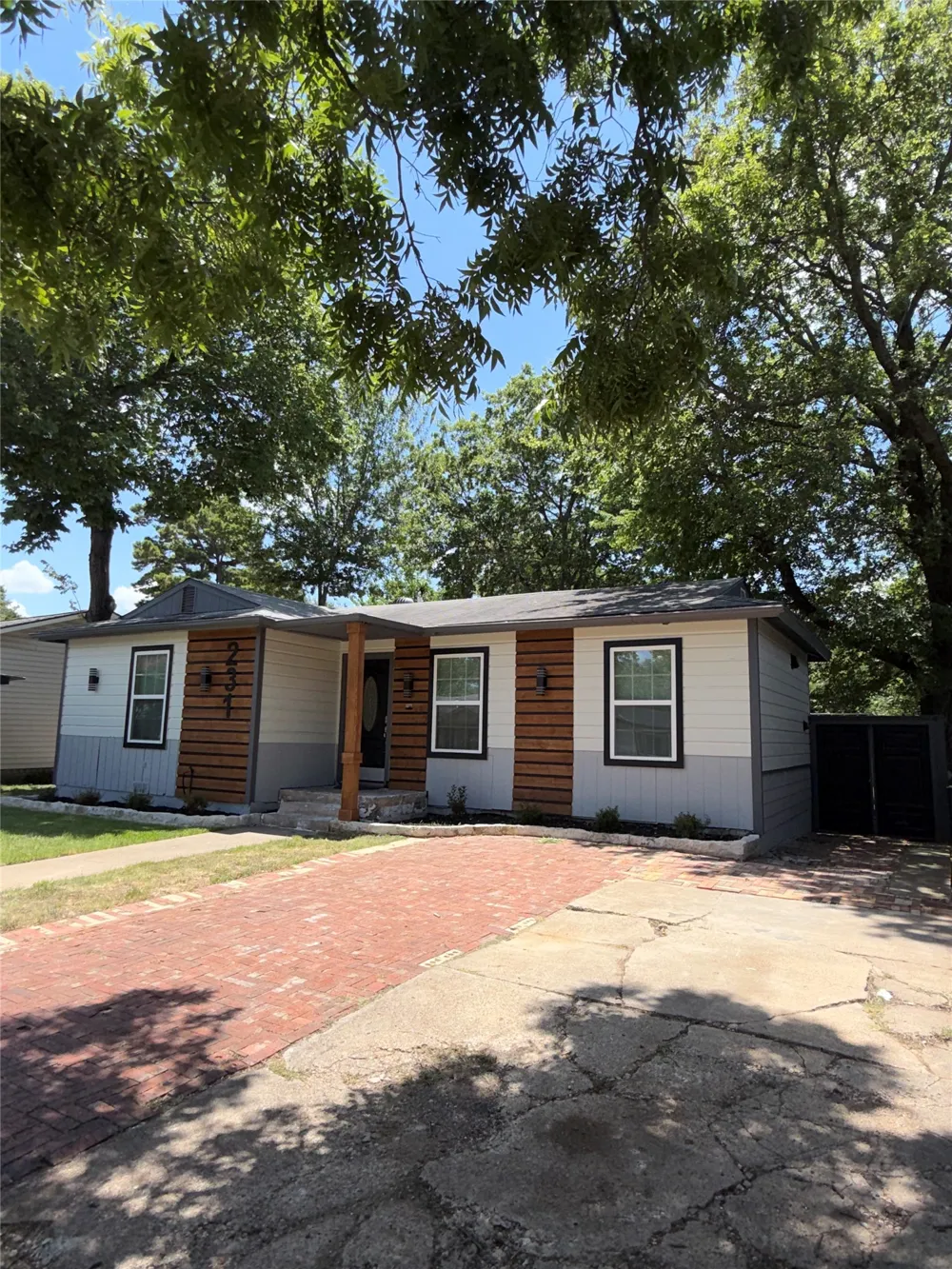 231 Elm Street Hurst, TX 76053