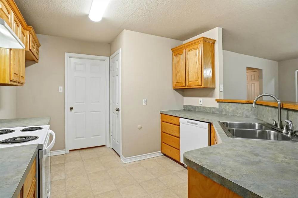 612 Avenue C Springtown, TX 76082