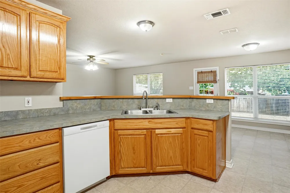 612 Avenue C Springtown, TX 76082