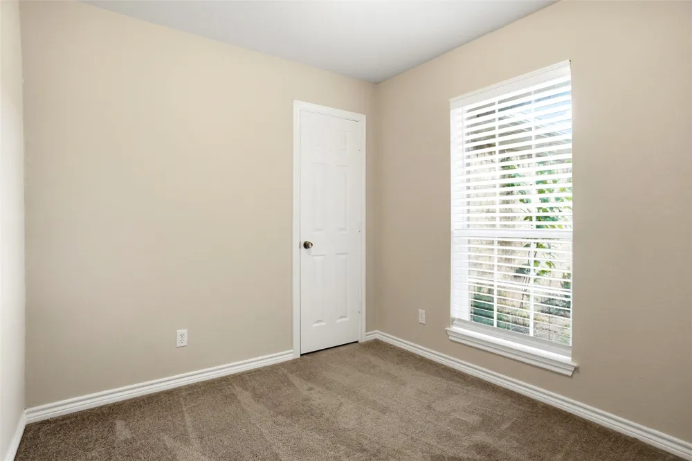 612 Avenue C Springtown, TX 76082