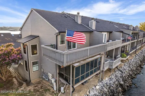 40 Breakers Lane