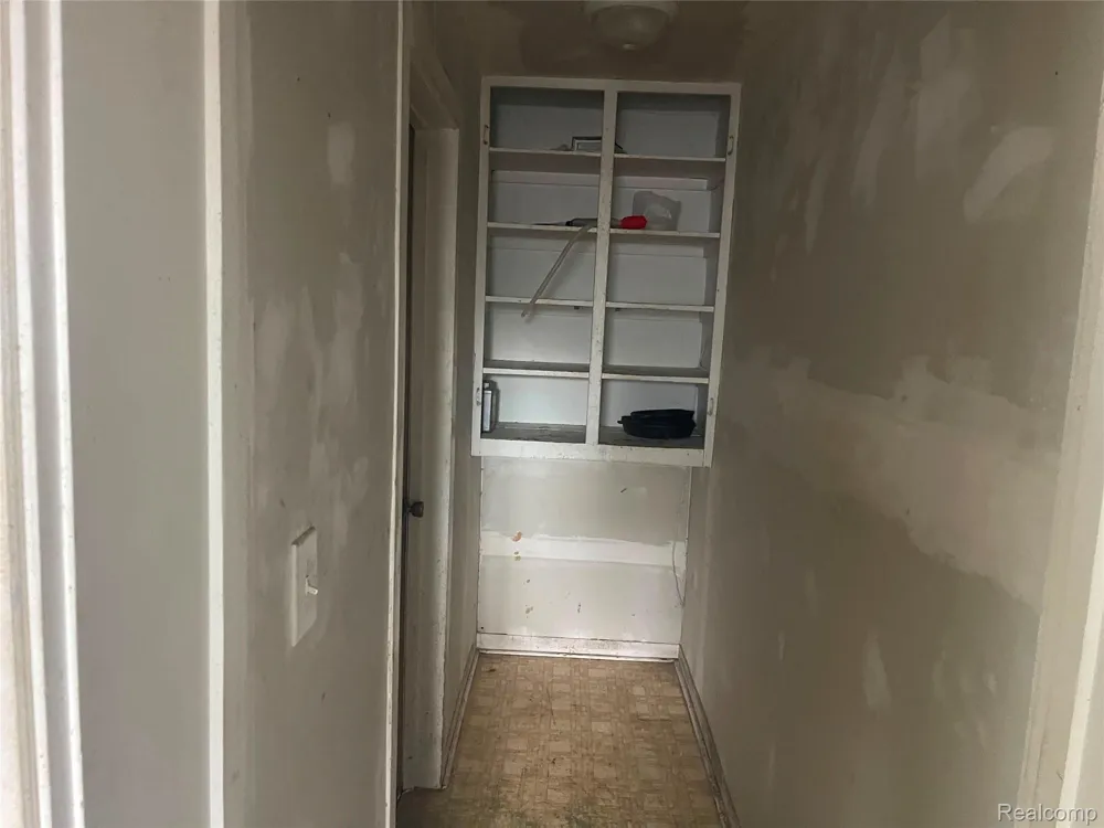 132 Woodbridge Street Saginaw City, MI 48602