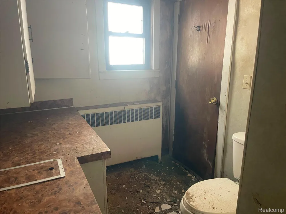 132 Woodbridge Street Saginaw City, MI 48602