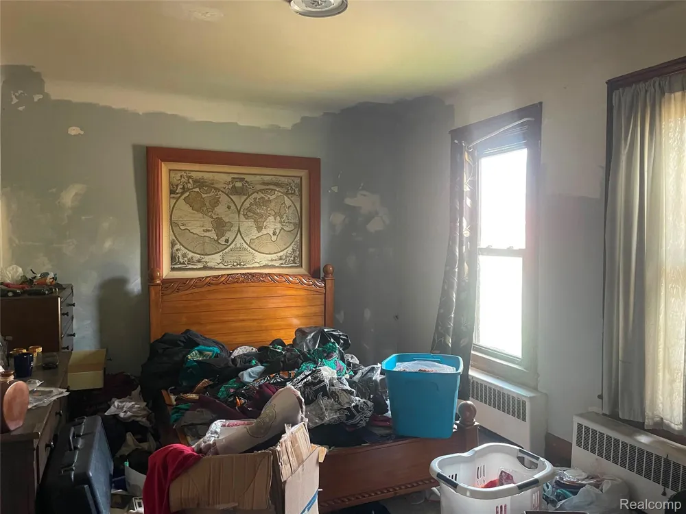132 Woodbridge Street Saginaw City, MI 48602