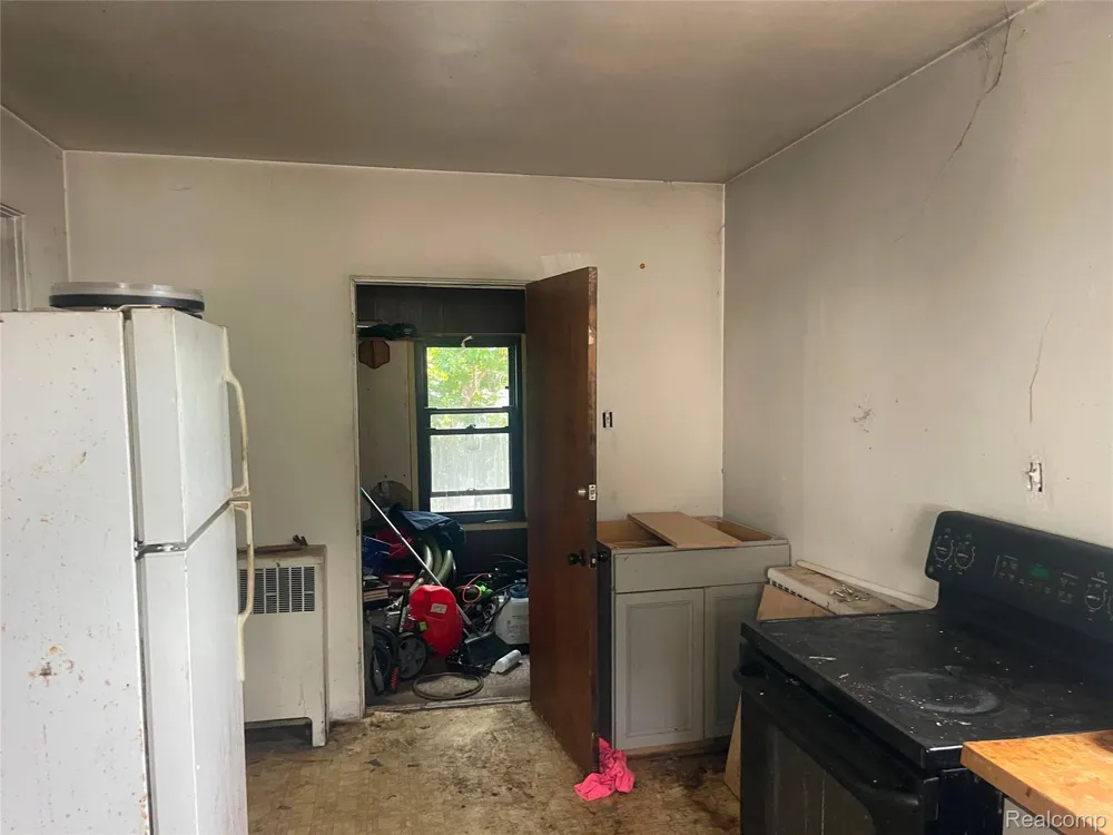 132 Woodbridge Street Saginaw City, MI 48602
