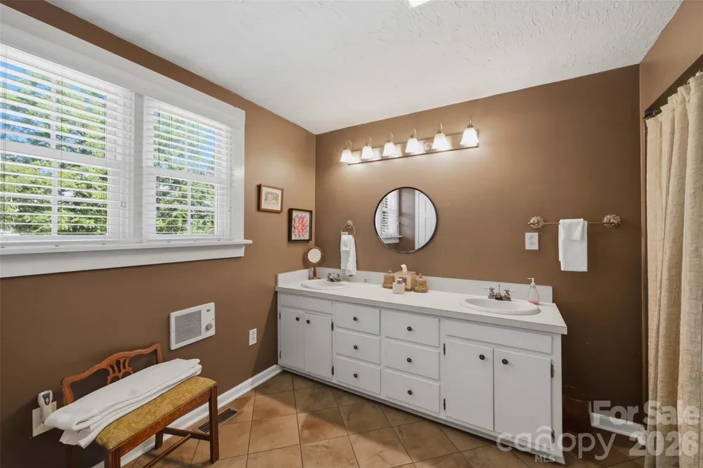 1670 Southwest Boulevard Newton, NC 28658
