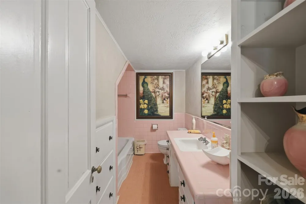 1670 Southwest Boulevard Newton, NC 28658
