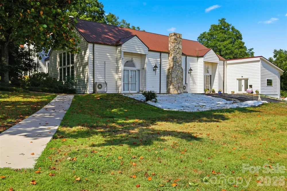 1670 Southwest Boulevard Newton, NC 28658