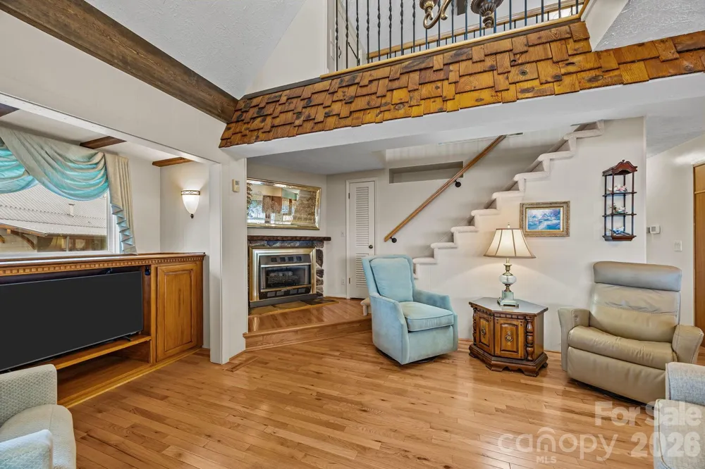 6777 Pinnacle Mountain Road Zirconia, NC 28790