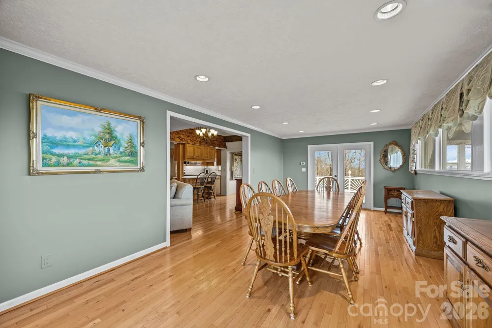 6777 Pinnacle Mountain Road Zirconia, NC 28790