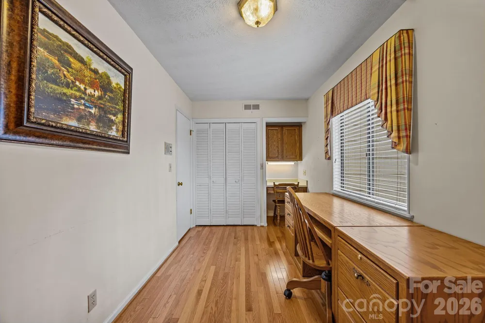 6777 Pinnacle Mountain Road Zirconia, NC 28790