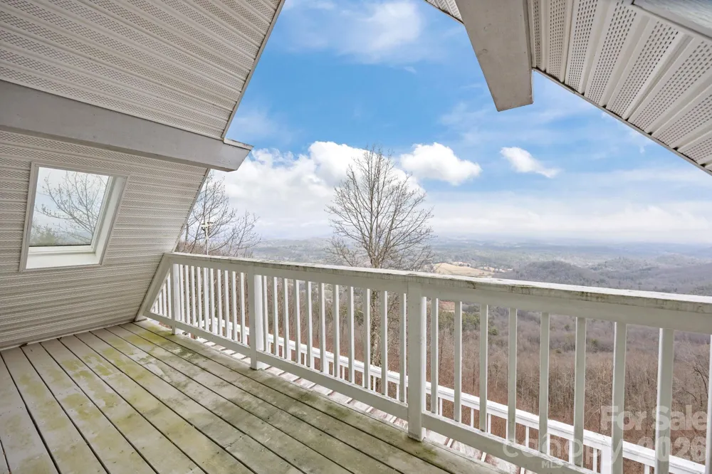 6777 Pinnacle Mountain Road Zirconia, NC 28790