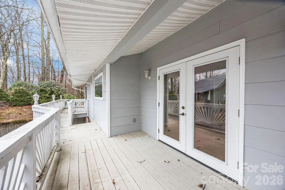 6777 Pinnacle Mountain Road Zirconia, NC 28790