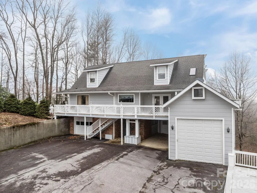 6777 Pinnacle Mountain Road Zirconia, NC 28790