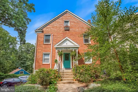 7300 FLOWER AVENUE #3