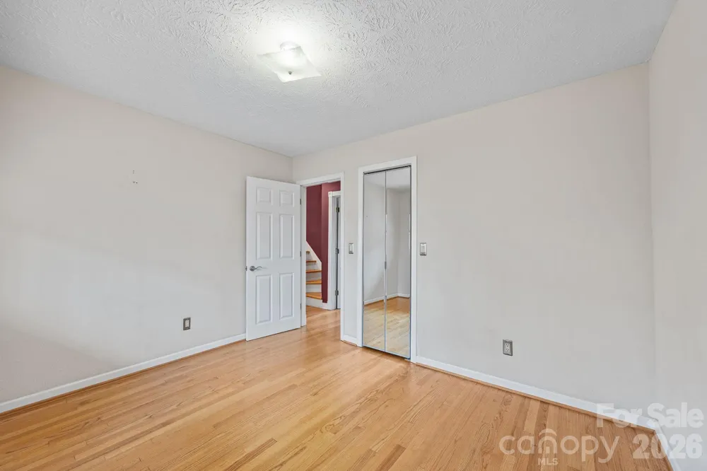 6773 Pinnacle Mountain Road Zirconia, NC 28790
